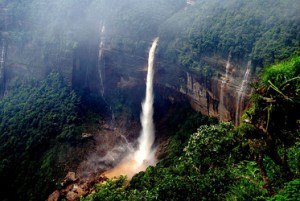 4 Nohkalikai Falls