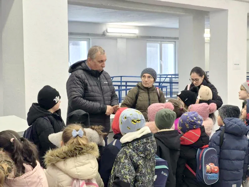 Lecție despre cât de vie este apa, la Apa Serv Valea Jiului